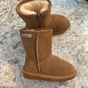 Toddler Girl Bearpaw boots size 6c